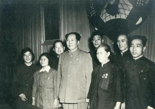 世界杯直播app下载入口-1956年,江青赴苏联治病,向接诊的医生坦言:我和毛泽东同志是政治夫妻