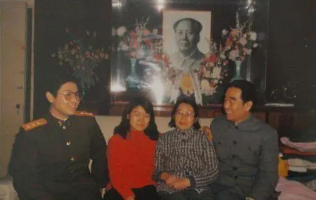 世界杯直播app下载入口-1956年,江青赴苏联治病,向接诊的医生坦言:我和毛泽东同志是政治夫妻