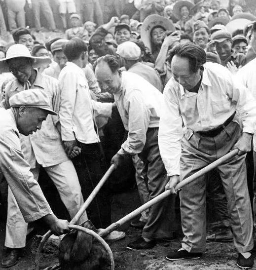 世界杯直播app下载入口-1956年,江青赴苏联治病,向接诊的医生坦言:我和毛泽东同志是政治夫妻