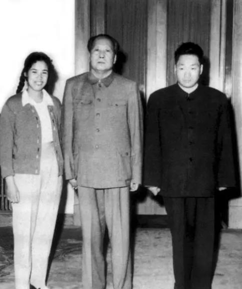 世界杯直播app下载入口-1956年,江青赴苏联治病,向接诊的医生坦言:我和毛泽东同志是政治夫妻